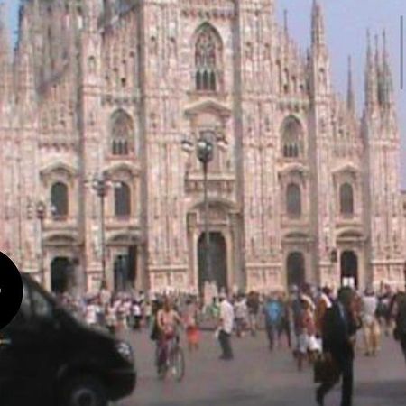 New Property Milan Bagian luar foto